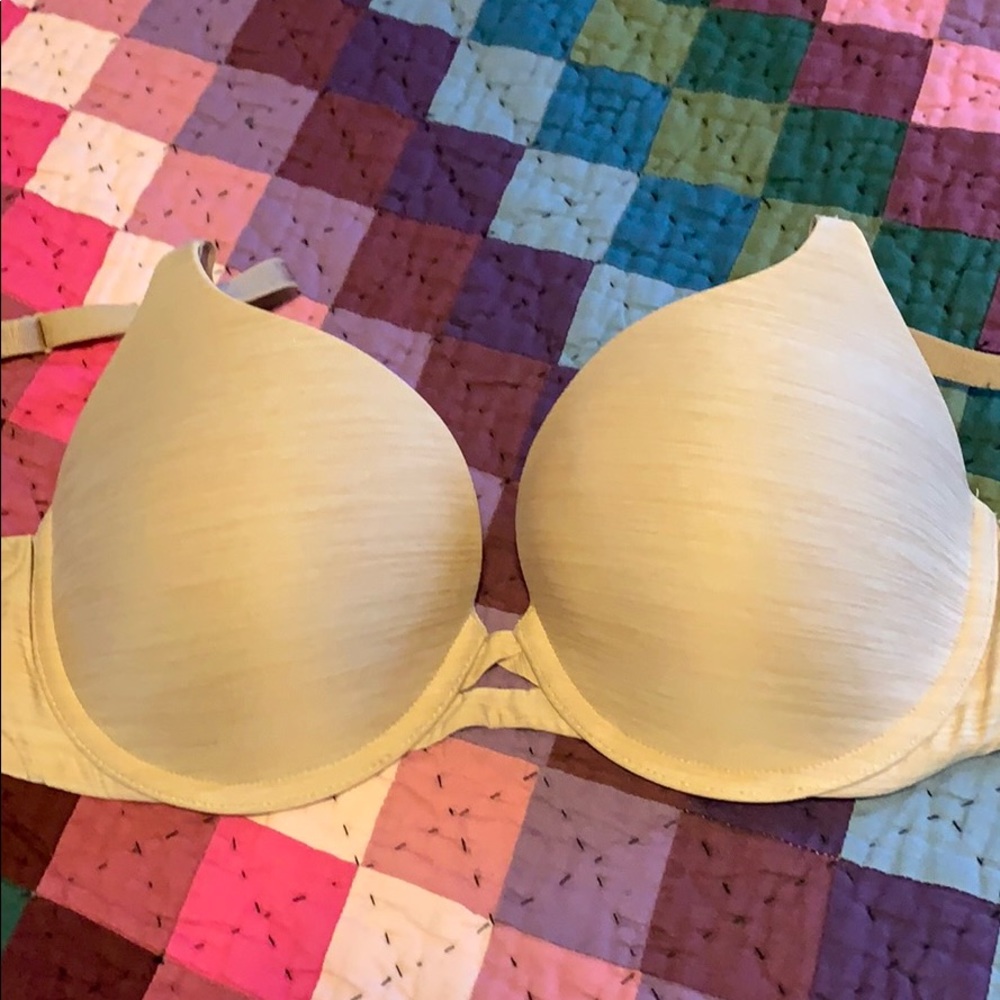 VS 34 D bra. Like new